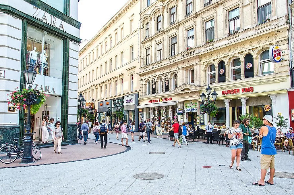 Fashion Street Studio Apartment Budapest